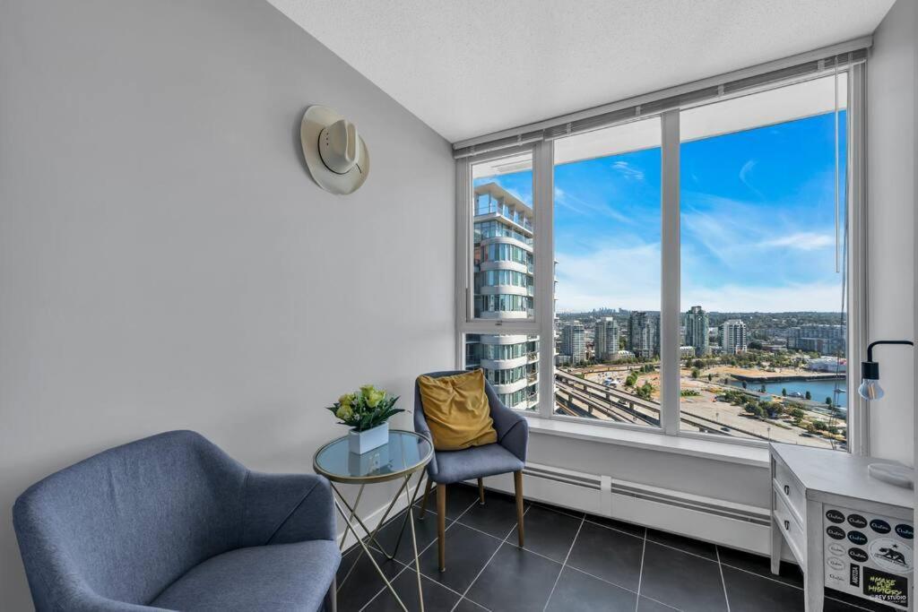 Spacious Dt 2-Bdr High-Rise With View, Pool, Gym فانكوفر المظهر الخارجي الصورة