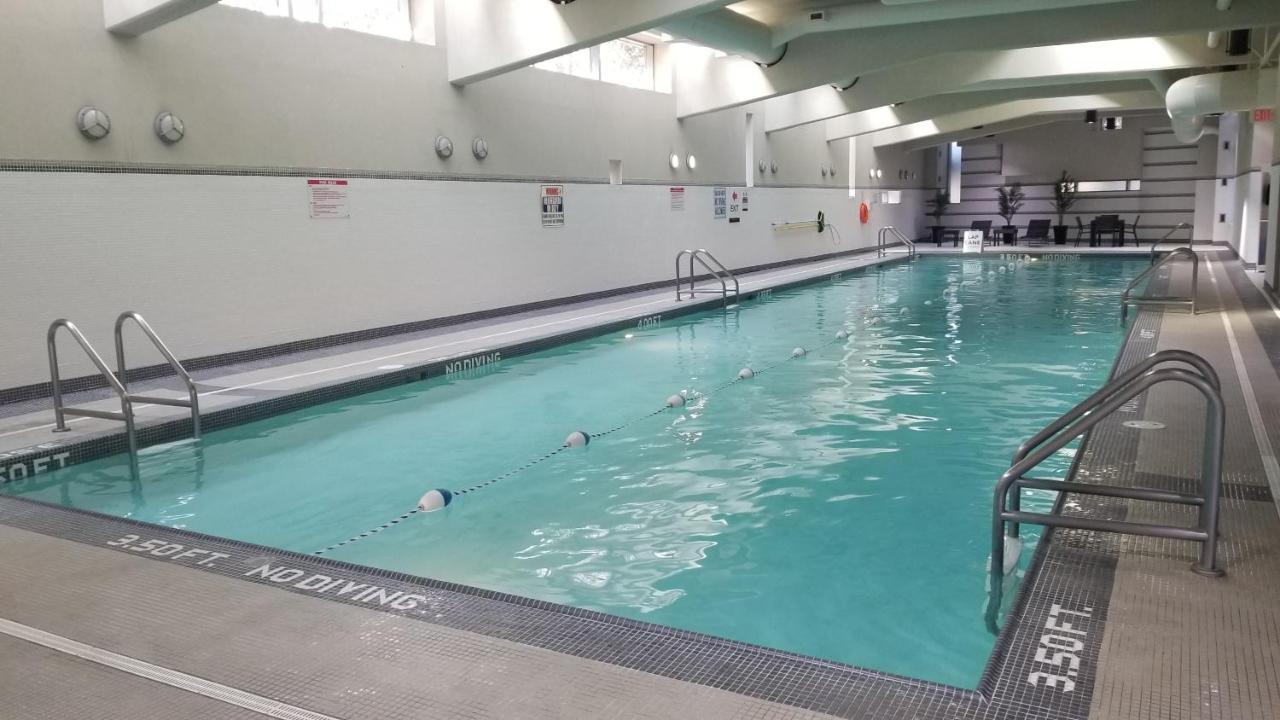 Spacious Dt 2-Bdr High-Rise With View, Pool, Gym فانكوفر المظهر الخارجي الصورة